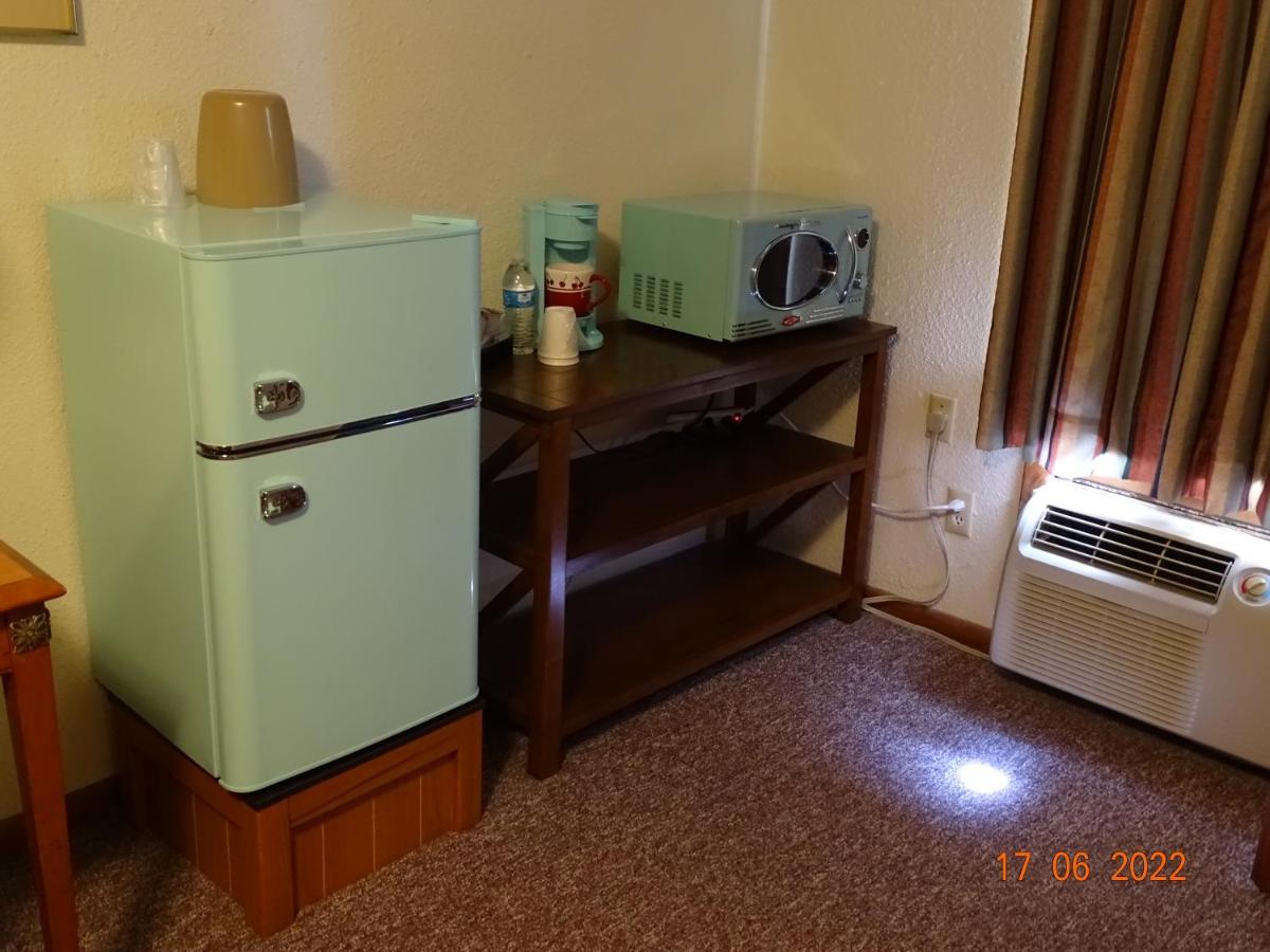 Best Budget Inn Картаж Экстерьер фото