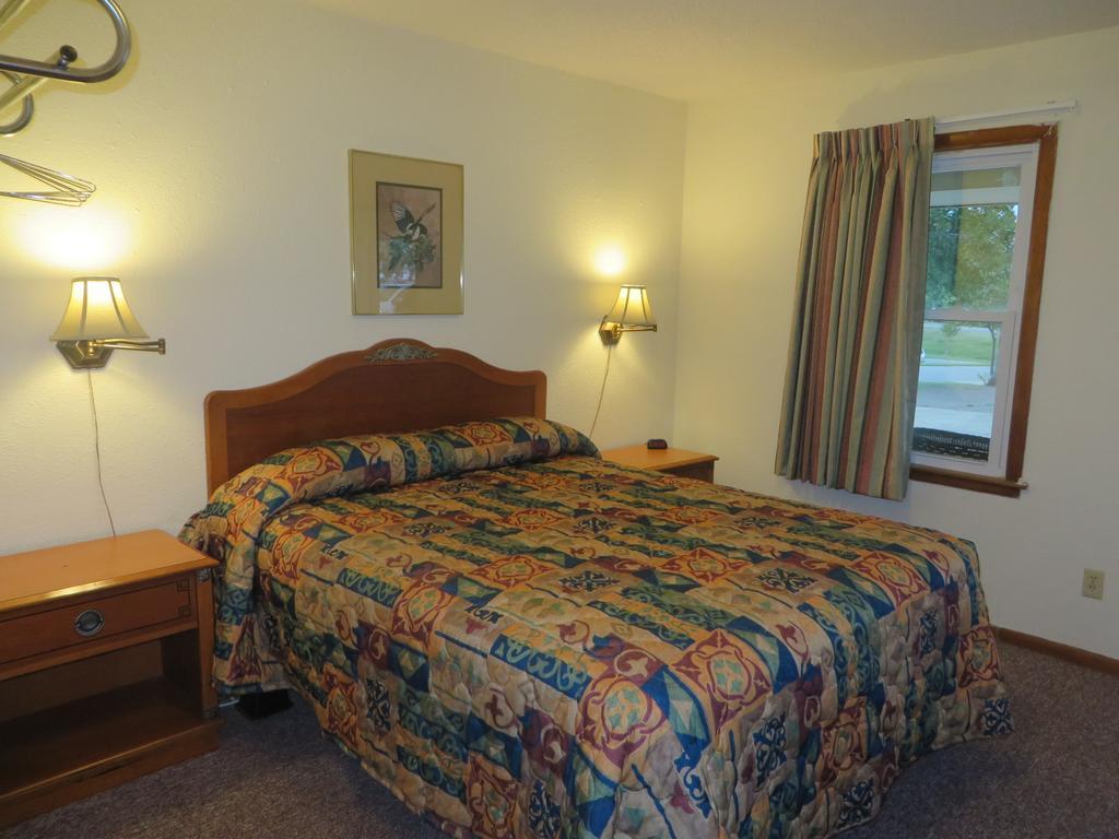 Best Budget Inn Картаж Экстерьер фото